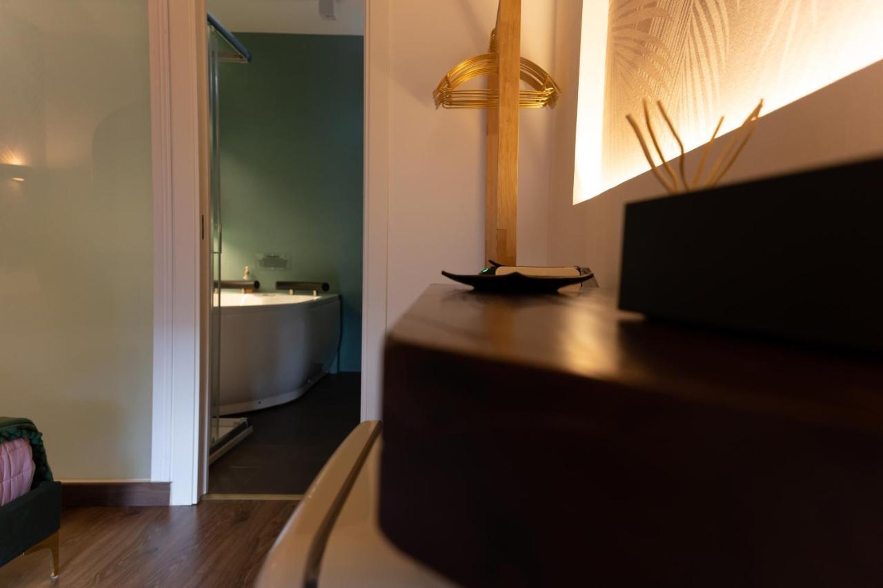 5 Sensi - Vasca Idromassaggio, Terrazzo, Fibra Ultraveloce, Parcheggio Coperto Su Richiesta Hotel Козенца Екстериор снимка
