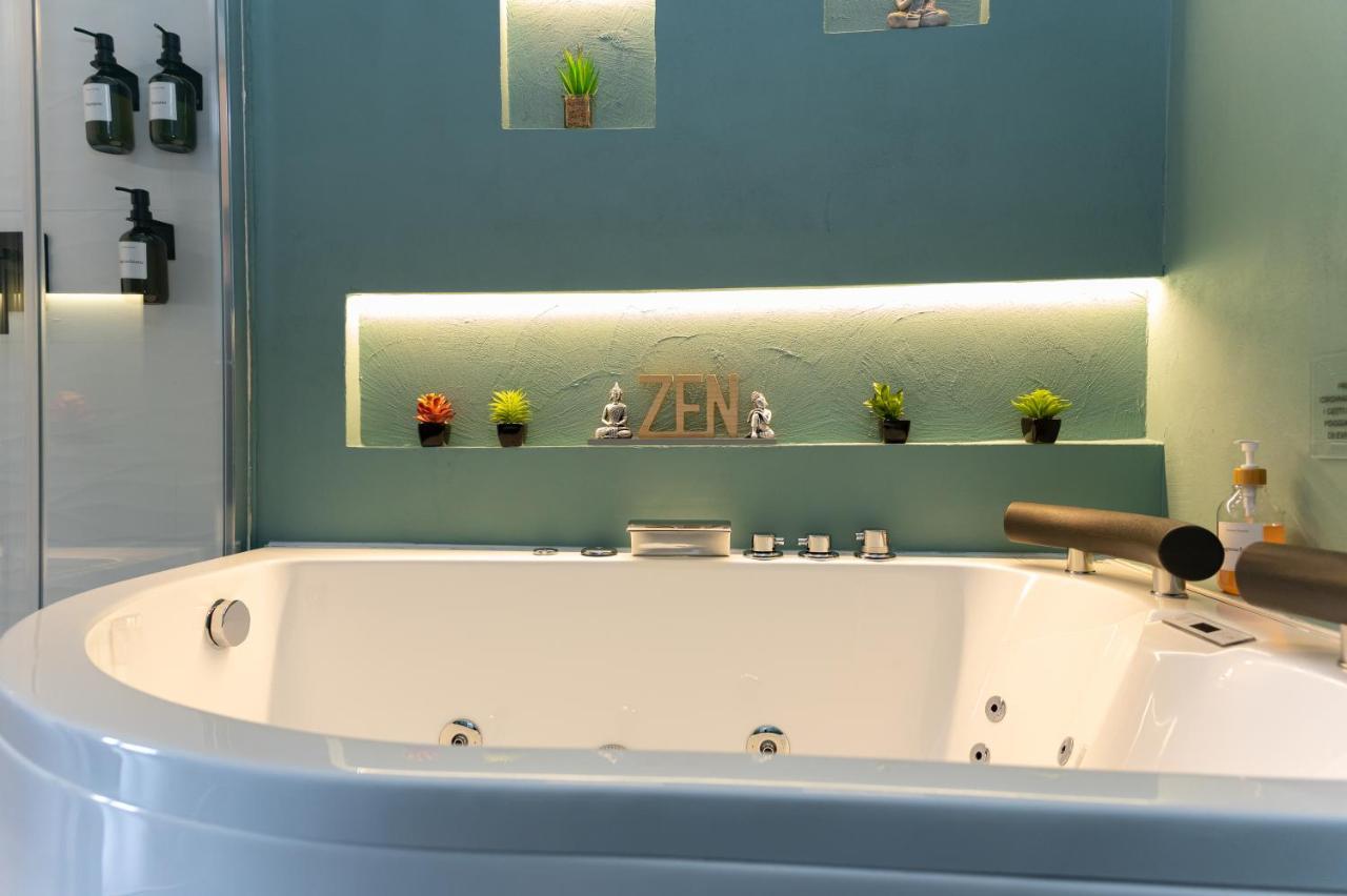 5 Sensi - Vasca Idromassaggio, Terrazzo, Fibra Ultraveloce, Parcheggio Coperto Su Richiesta Hotel Козенца Екстериор снимка