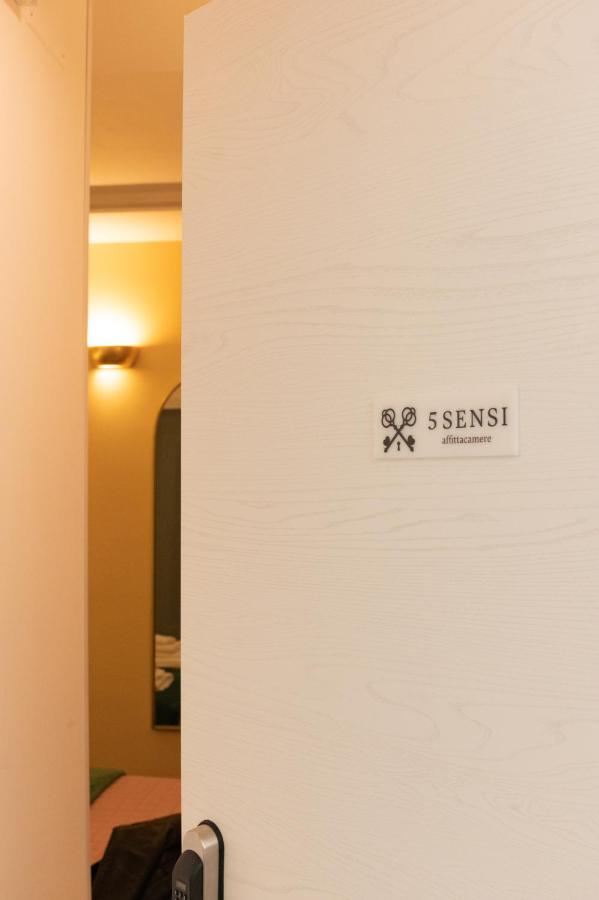 5 Sensi - Vasca Idromassaggio, Terrazzo, Fibra Ultraveloce, Parcheggio Coperto Su Richiesta Hotel Козенца Екстериор снимка
